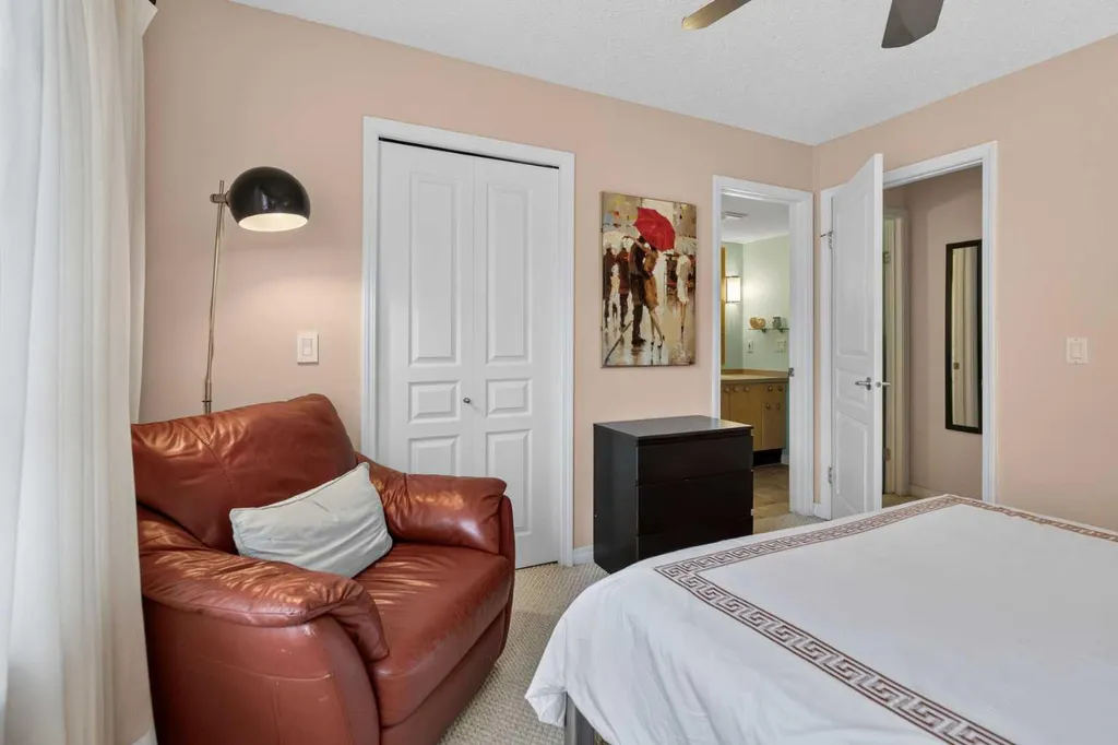 22 Richard Place SW Calgary AB T3E 7N6