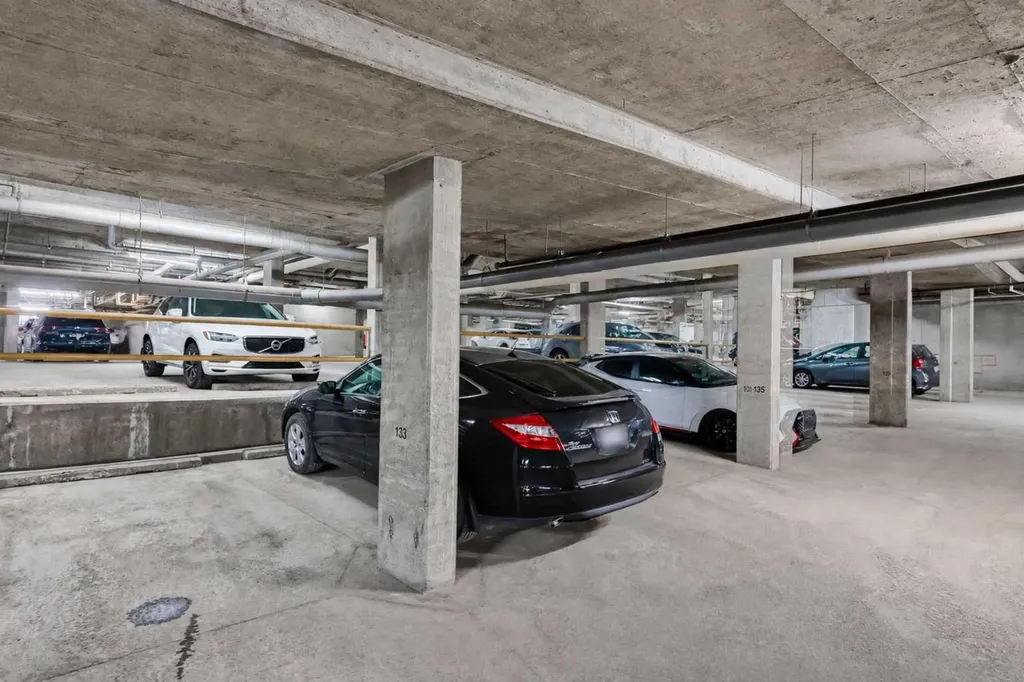 22 Richard Place SW Calgary AB T3E 7N6
