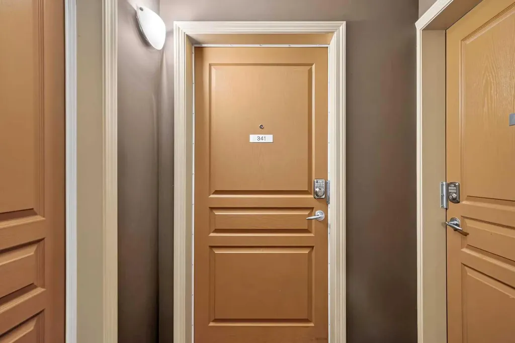22 Richard Place SW Calgary AB T3E 7N6