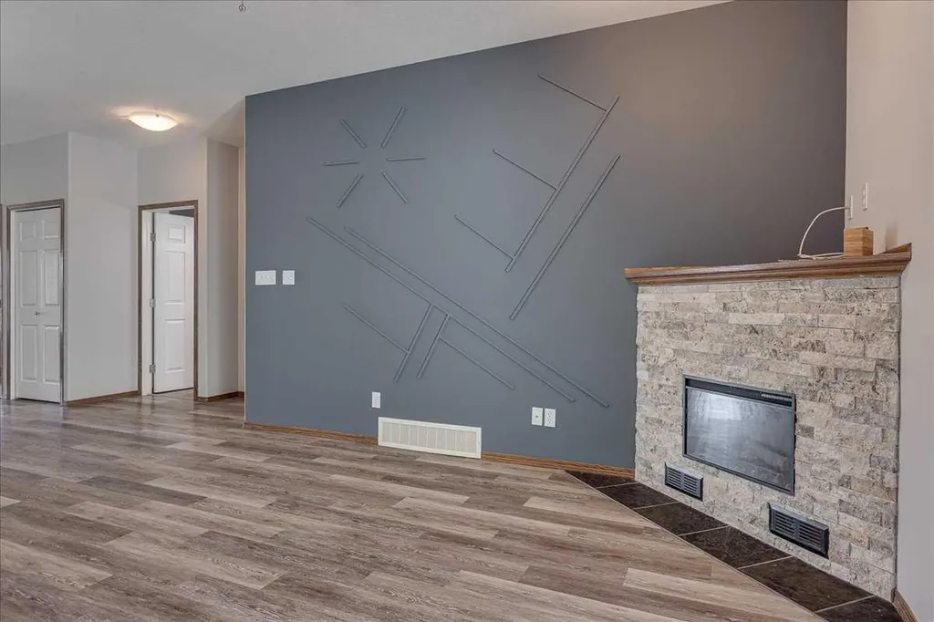 939 Ramage Crescent Red Deer AB T4P 3Z9