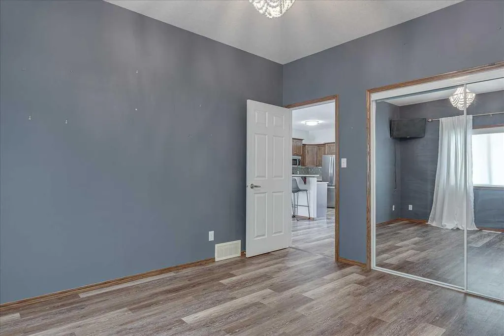 939 Ramage Crescent Red Deer AB T4P 3Z9