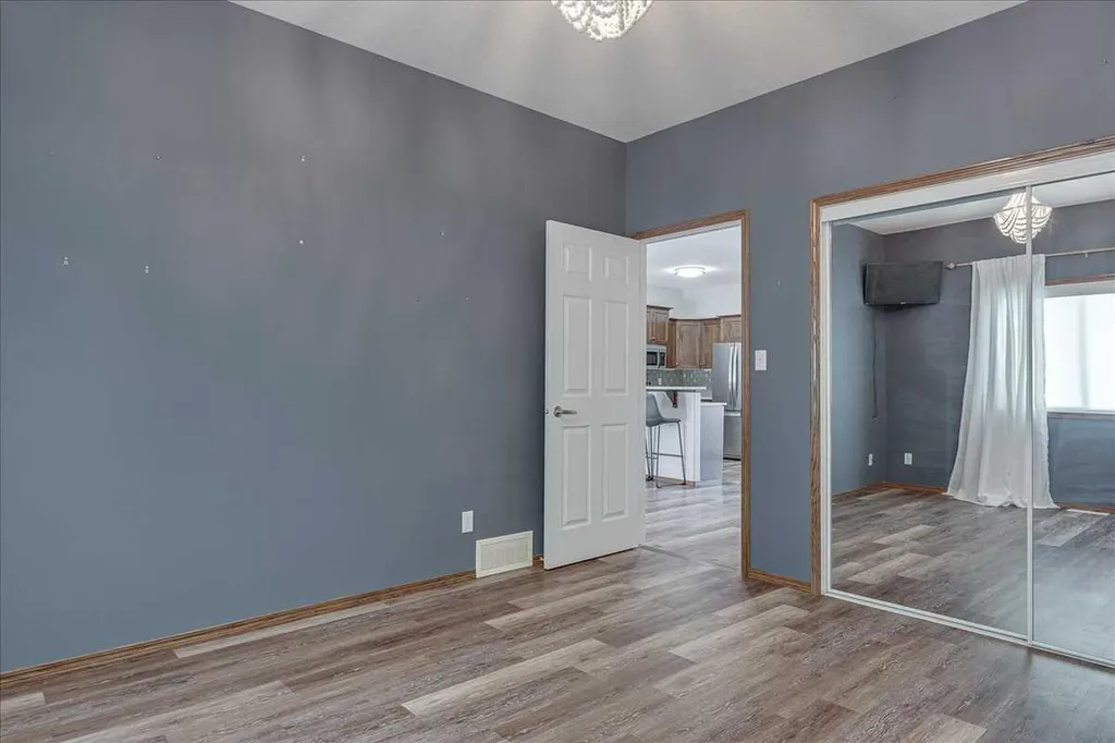 939 Ramage Crescent Red Deer AB T4P 3Z9