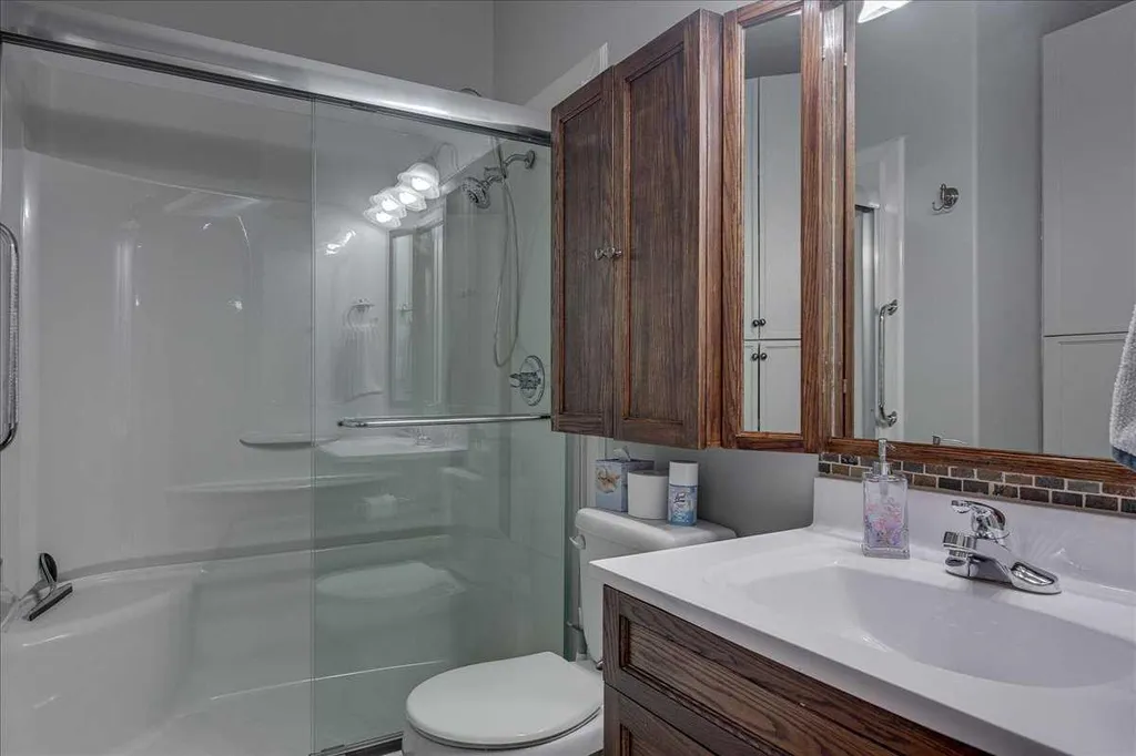 939 Ramage Crescent Red Deer AB T4P 3Z9