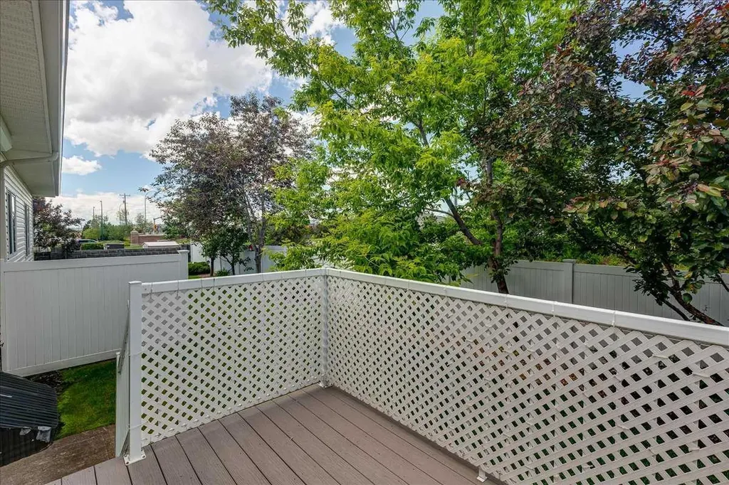 939 Ramage Crescent Red Deer AB T4P 3Z9