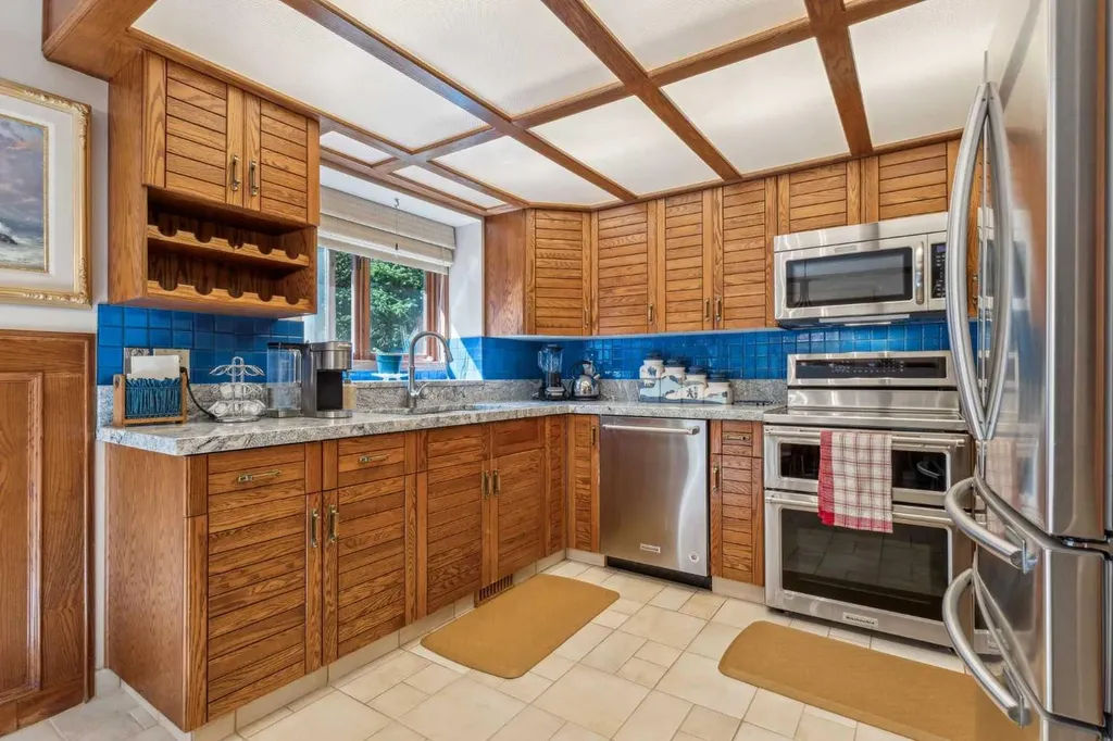 9948 Patton Road SW Calgary AB T2V 5G1