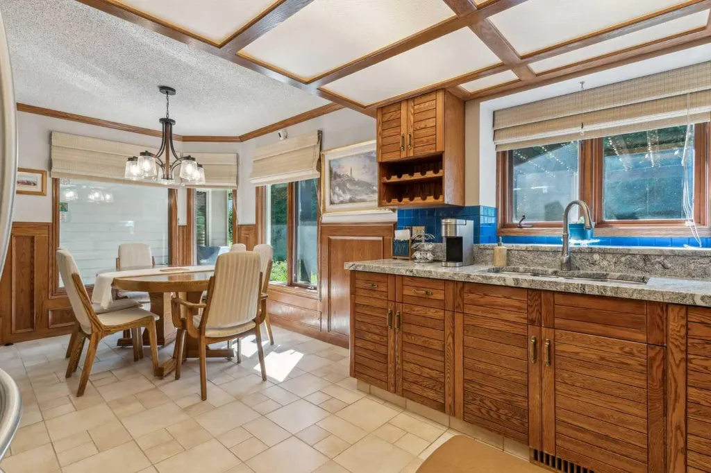 9948 Patton Road SW Calgary AB T2V 5G1