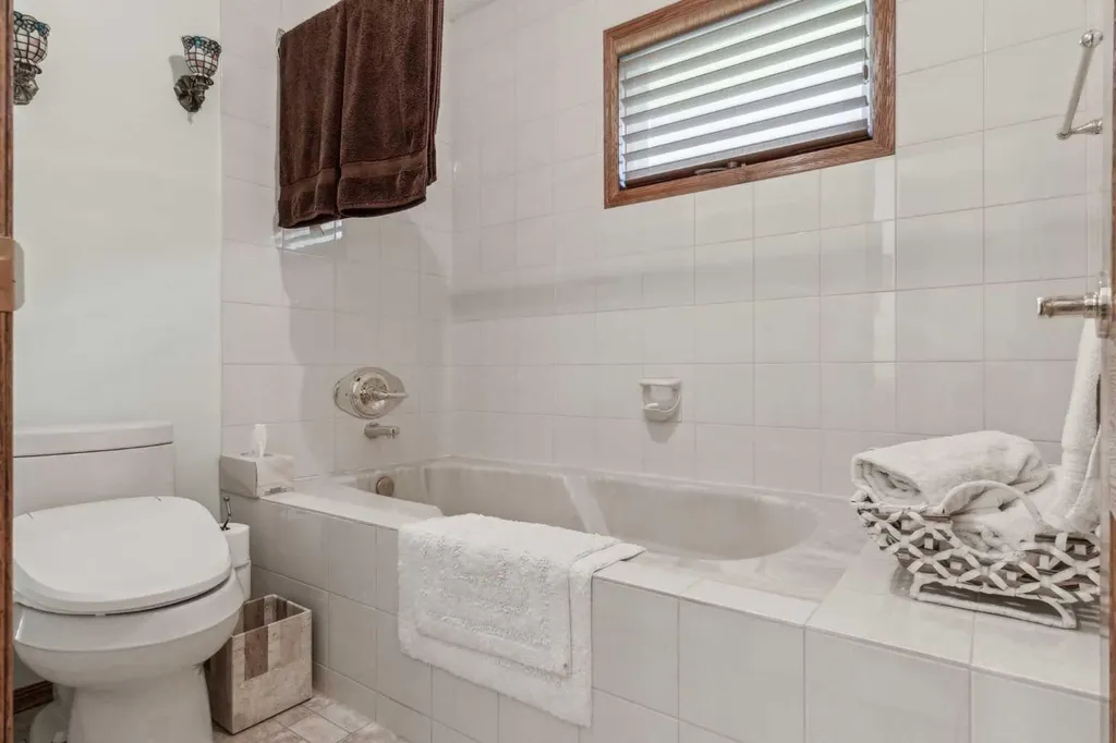 9948 Patton Road SW Calgary AB T2V 5G1