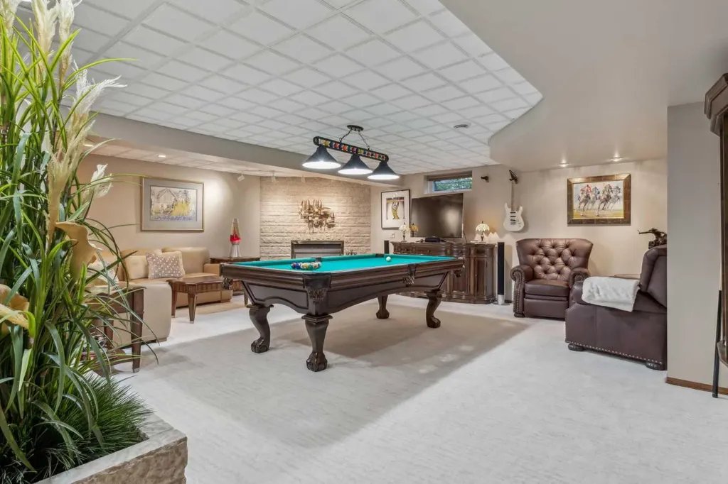 9948 Patton Road SW Calgary AB T2V 5G1