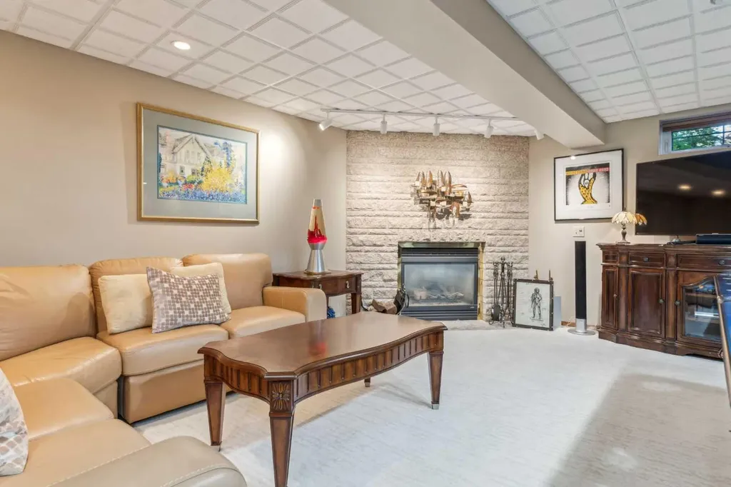 9948 Patton Road SW Calgary AB T2V 5G1
