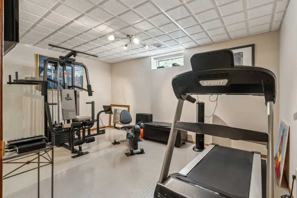 9948 Patton Road SW Calgary AB T2V 5G1