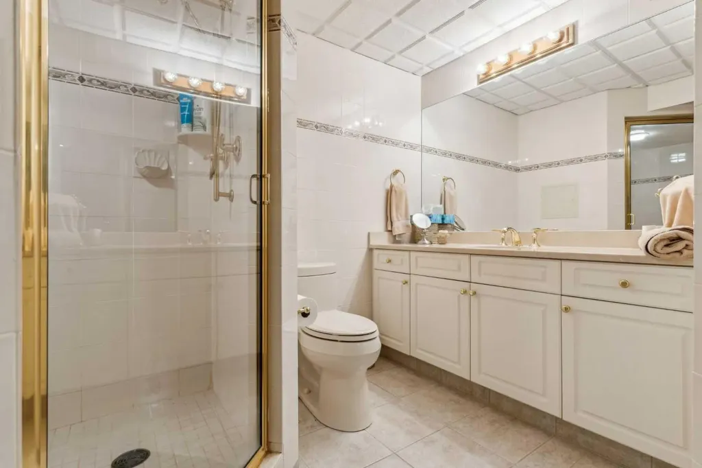 9948 Patton Road SW Calgary AB T2V 5G1