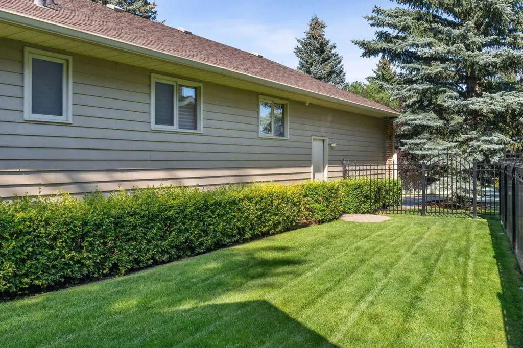 9948 Patton Road SW Calgary AB T2V 5G1