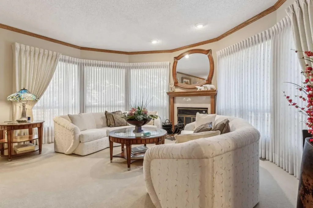 9948 Patton Road SW Calgary AB T2V 5G1