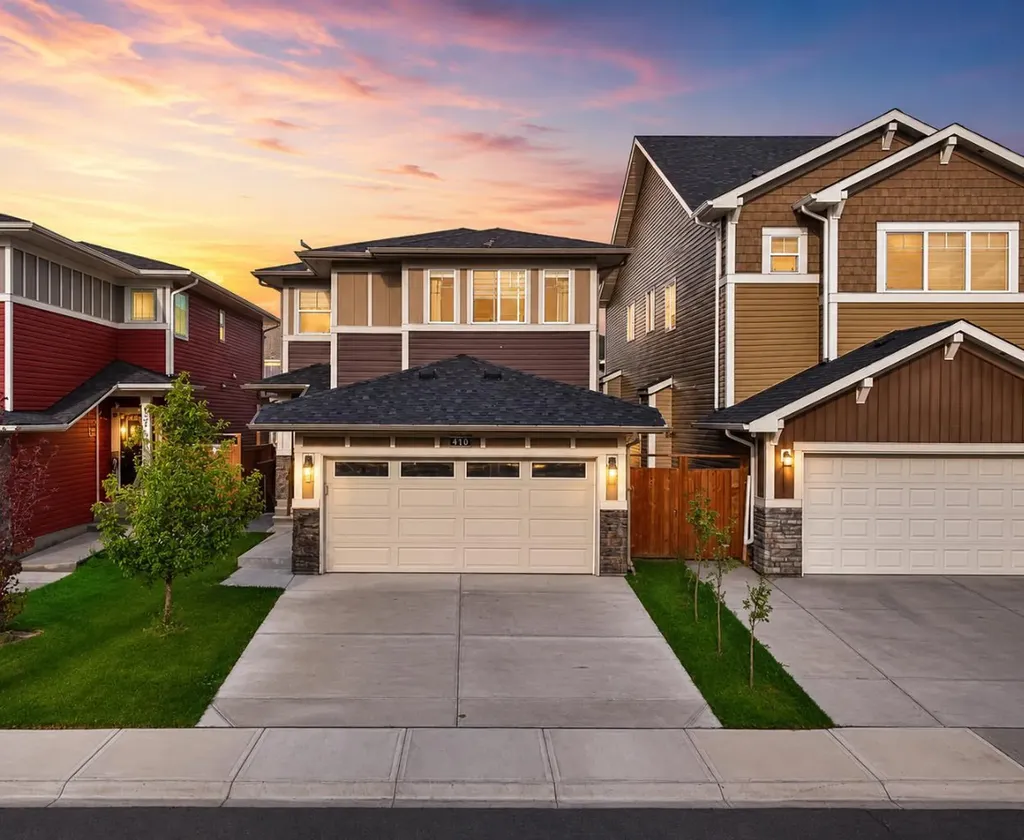 16 Saddlestone Heath NE Calgary AB T3J2B6