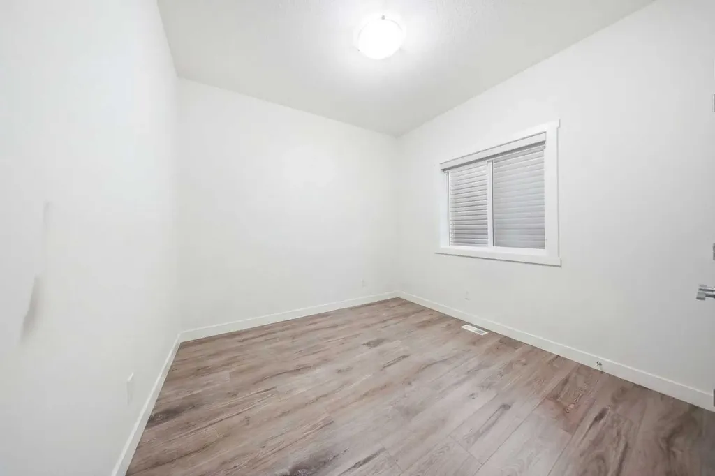 16 Saddlestone Heath NE Calgary AB T3J2B6