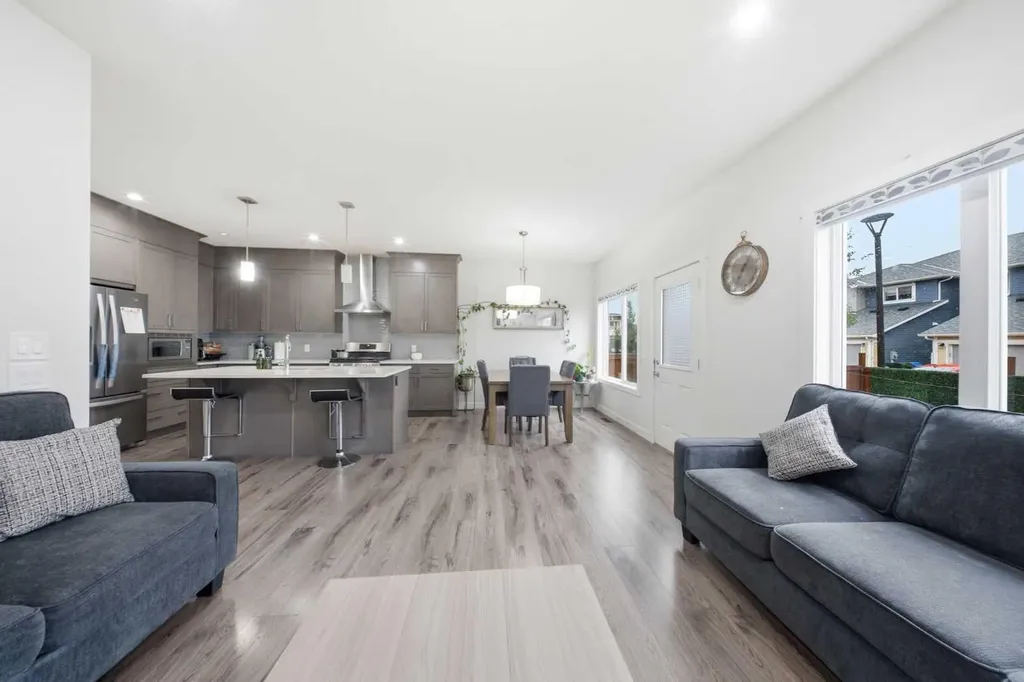 16 Saddlestone Heath NE Calgary AB T3J2B6