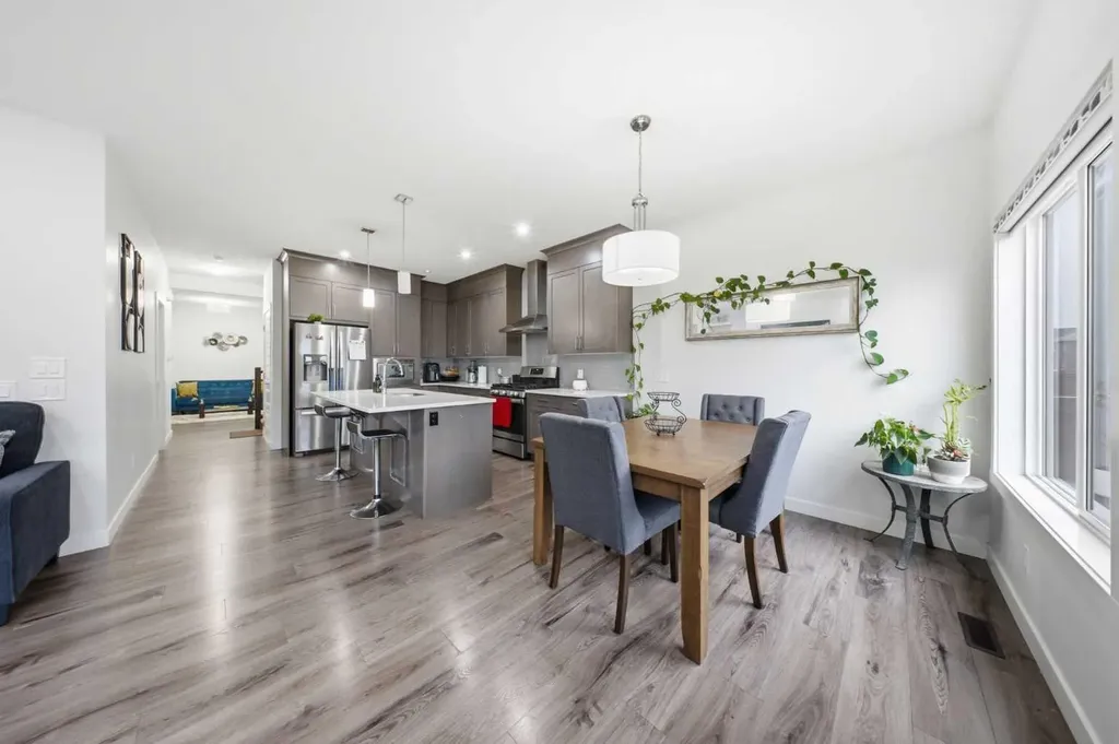 16 Saddlestone Heath NE Calgary AB T3J2B6