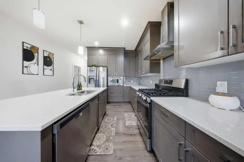 16 Saddlestone Heath NE Calgary AB T3J2B6