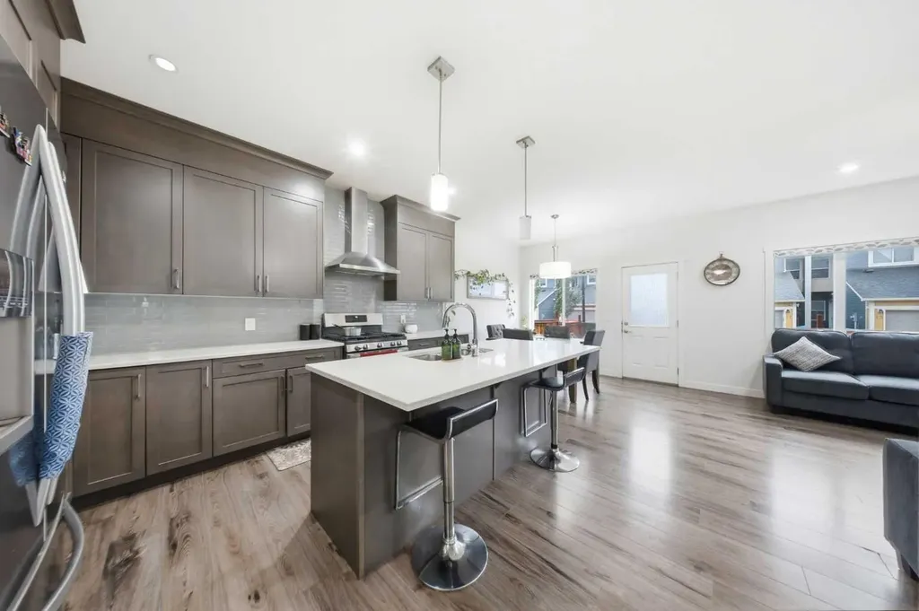 16 Saddlestone Heath NE Calgary AB T3J2B6