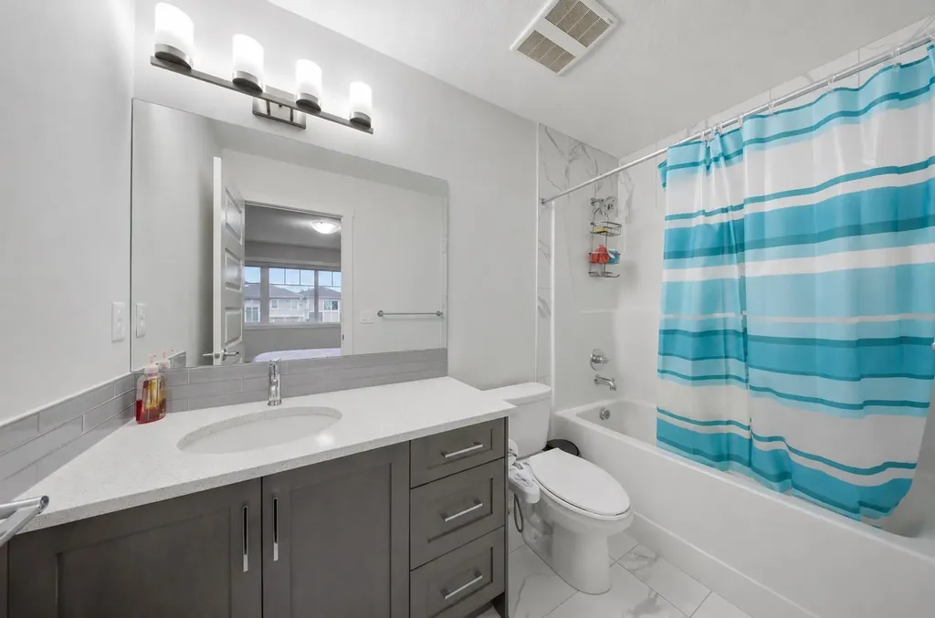 16 Saddlestone Heath NE Calgary AB T3J2B6