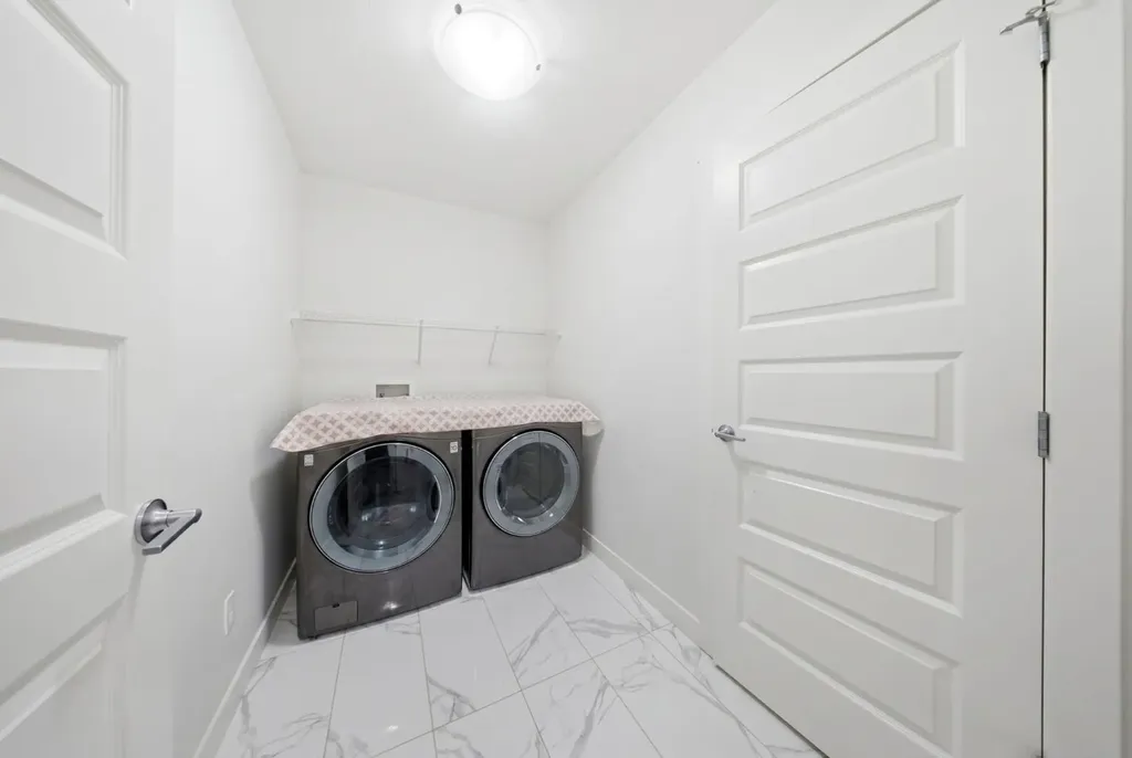 16 Saddlestone Heath NE Calgary AB T3J2B6