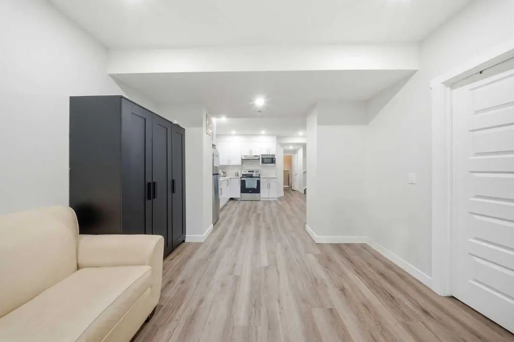 16 Saddlestone Heath NE Calgary AB T3J2B6