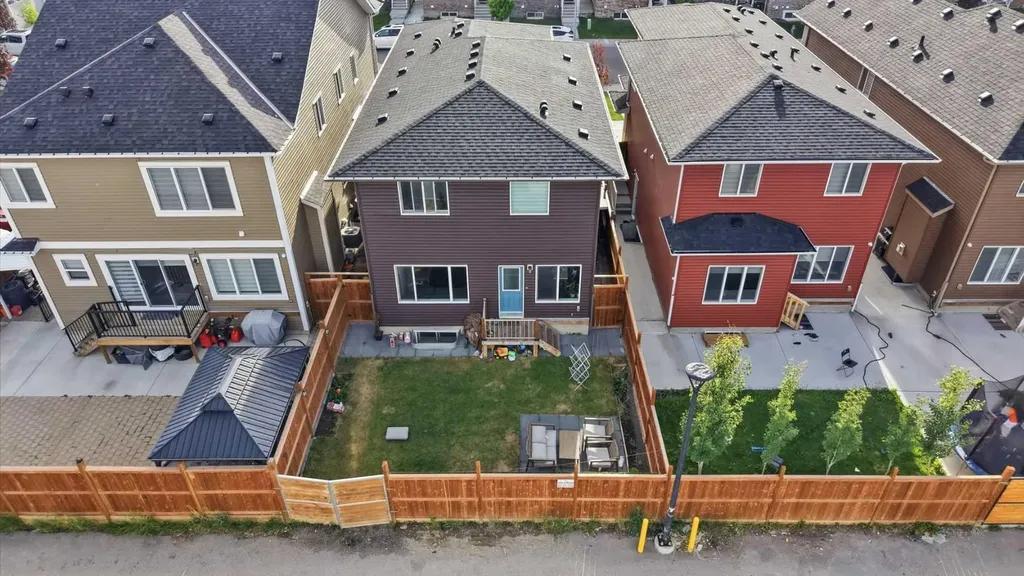 16 Saddlestone Heath NE Calgary AB T3J2B6