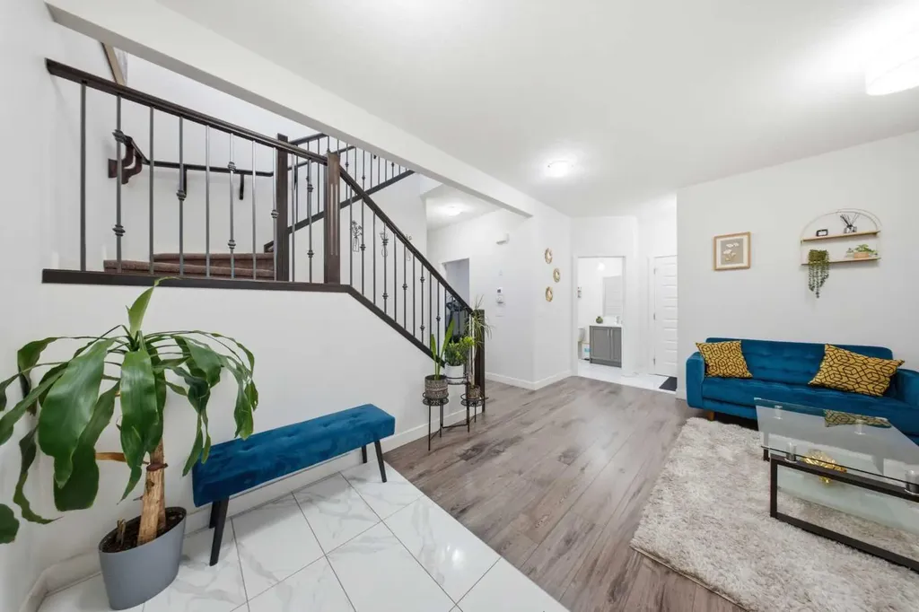 16 Saddlestone Heath NE Calgary AB T3J2B6