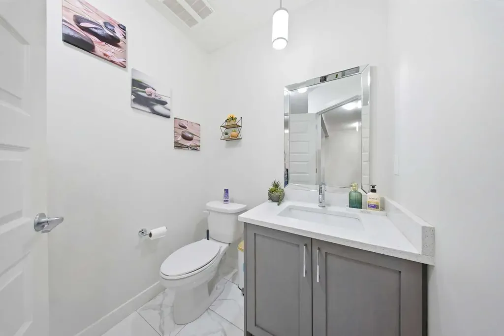 16 Saddlestone Heath NE Calgary AB T3J2B6