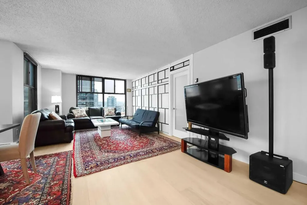 1100 8 Avenue SW Calgary AB T2P 3T9