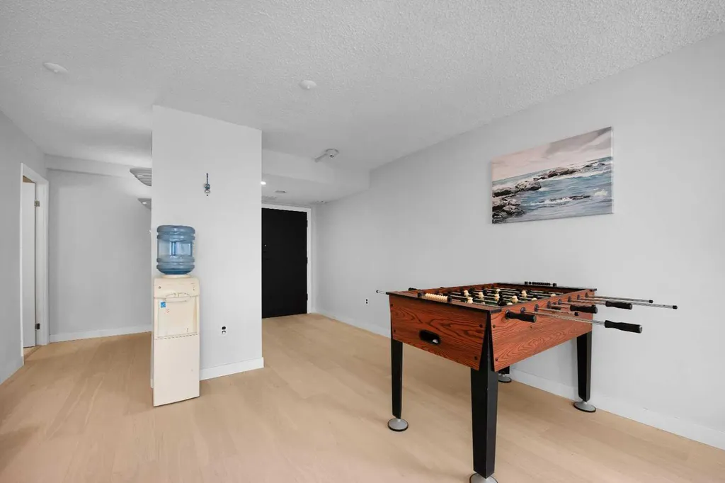 1100 8 Avenue SW Calgary AB T2P 3T9