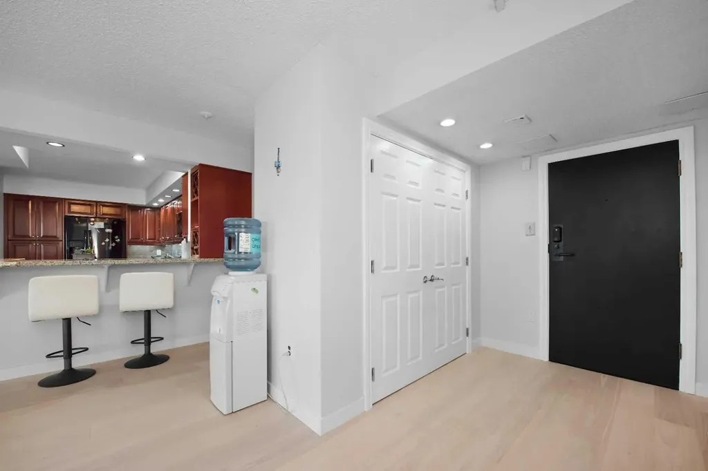1100 8 Avenue SW Calgary AB T2P 3T9