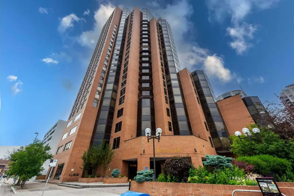 1100 8 Avenue SW Calgary AB T2P 3T9