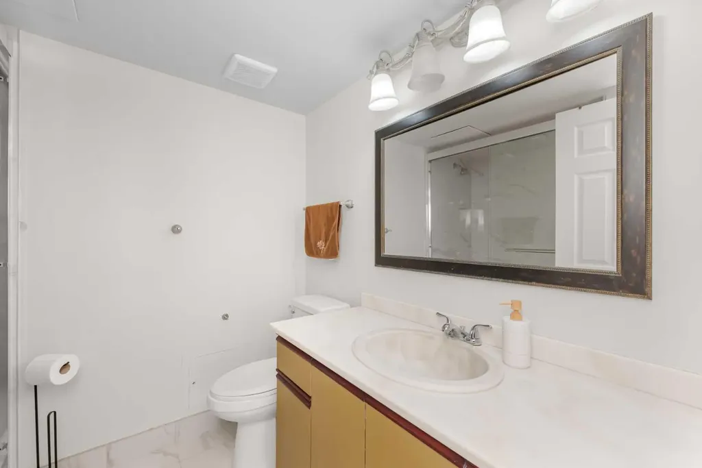 1100 8 Avenue SW Calgary AB T2P 3T9