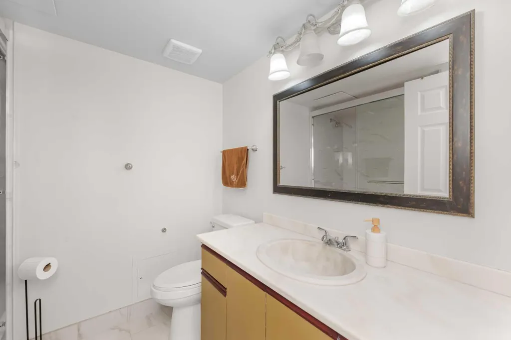 1100 8 Avenue SW Calgary AB T2P 3T9