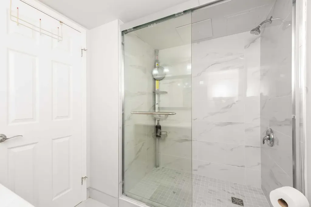 1100 8 Avenue SW Calgary AB T2P 3T9
