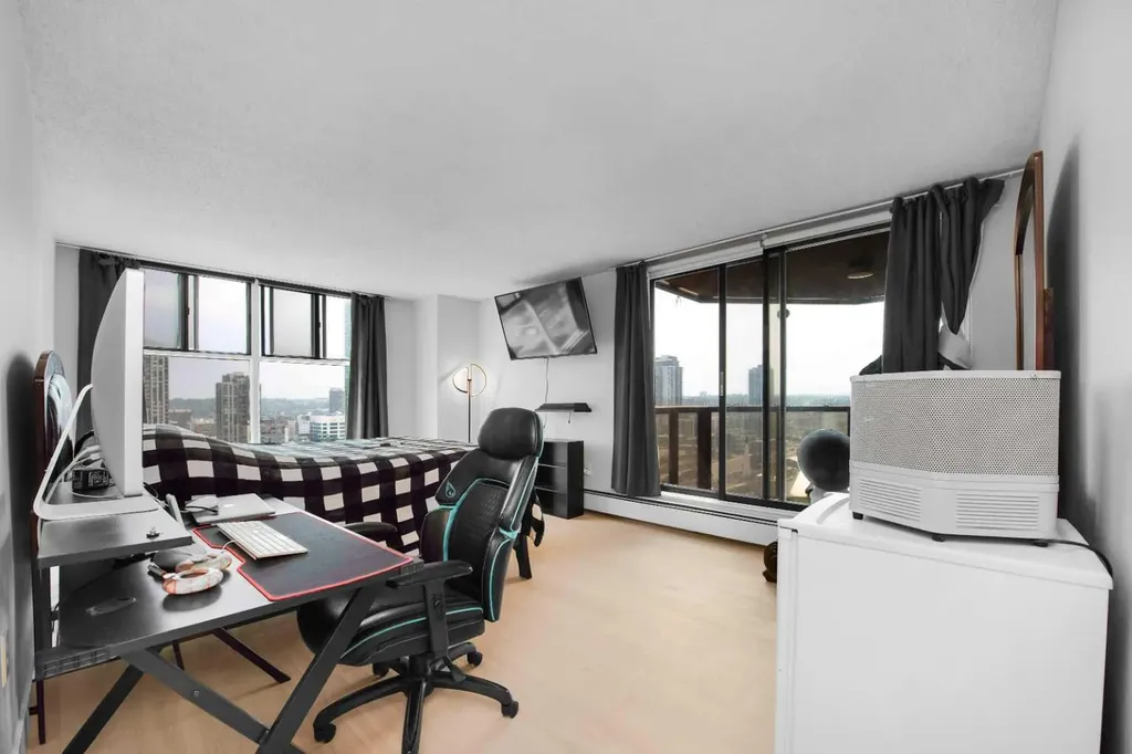 1100 8 Avenue SW Calgary AB T2P 3T9
