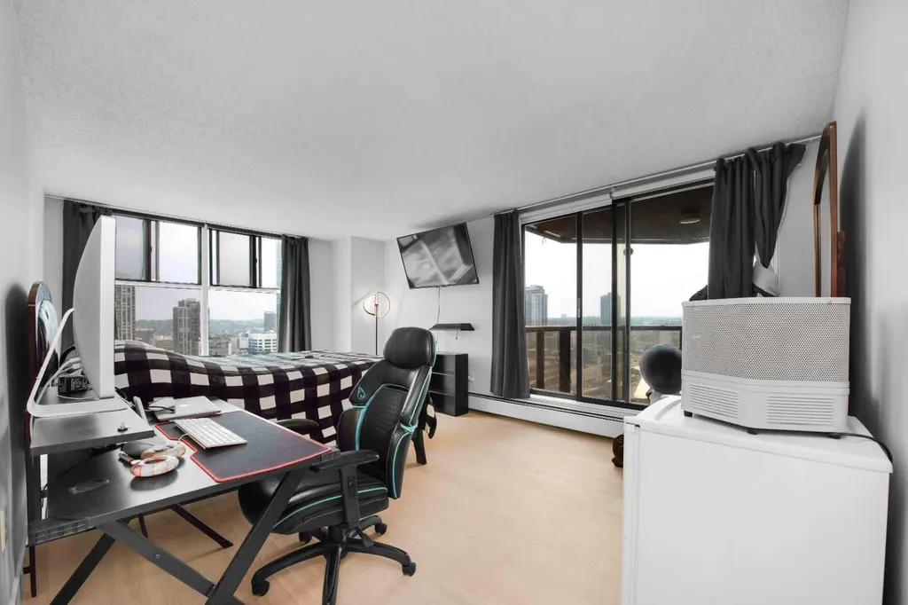 1100 8 Avenue SW Calgary AB T2P 3T9