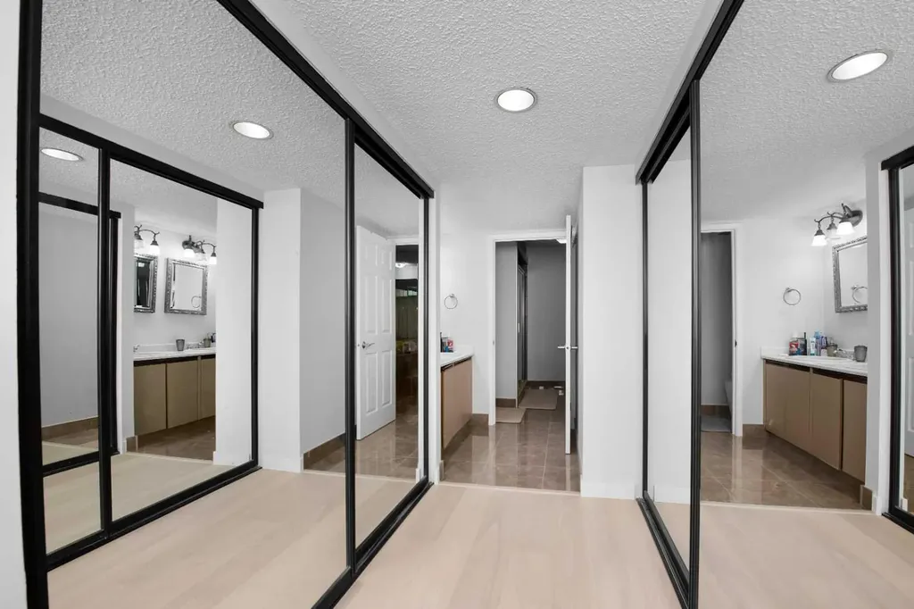 1100 8 Avenue SW Calgary AB T2P 3T9
