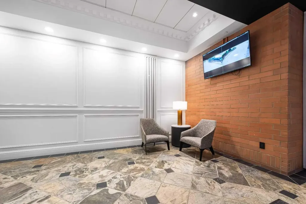 1100 8 Avenue SW Calgary AB T2P 3T9