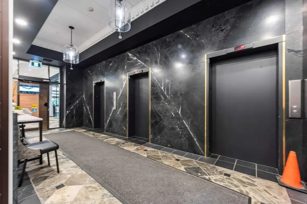1100 8 Avenue SW Calgary AB T2P 3T9