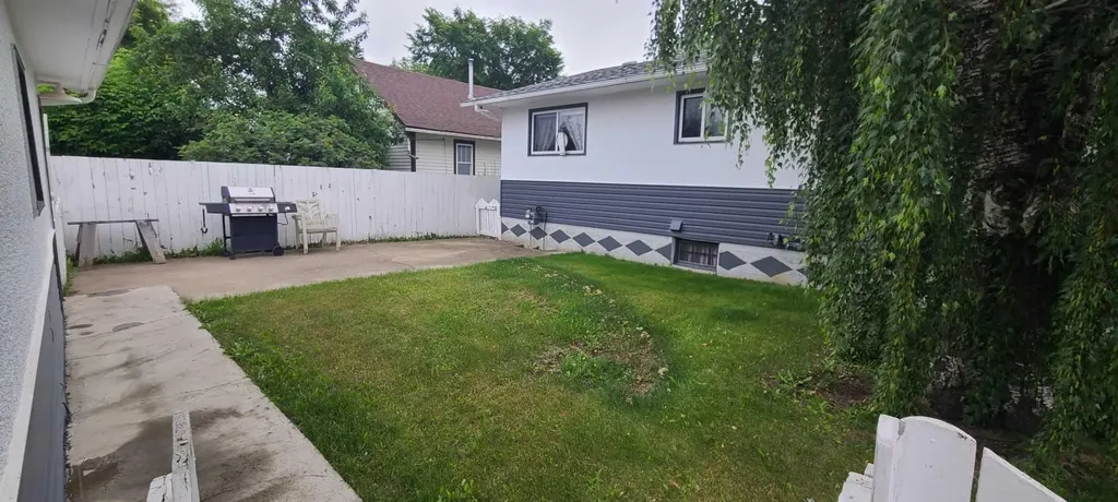 4820 53 Avenue Grimshaw AB T0H 1W0