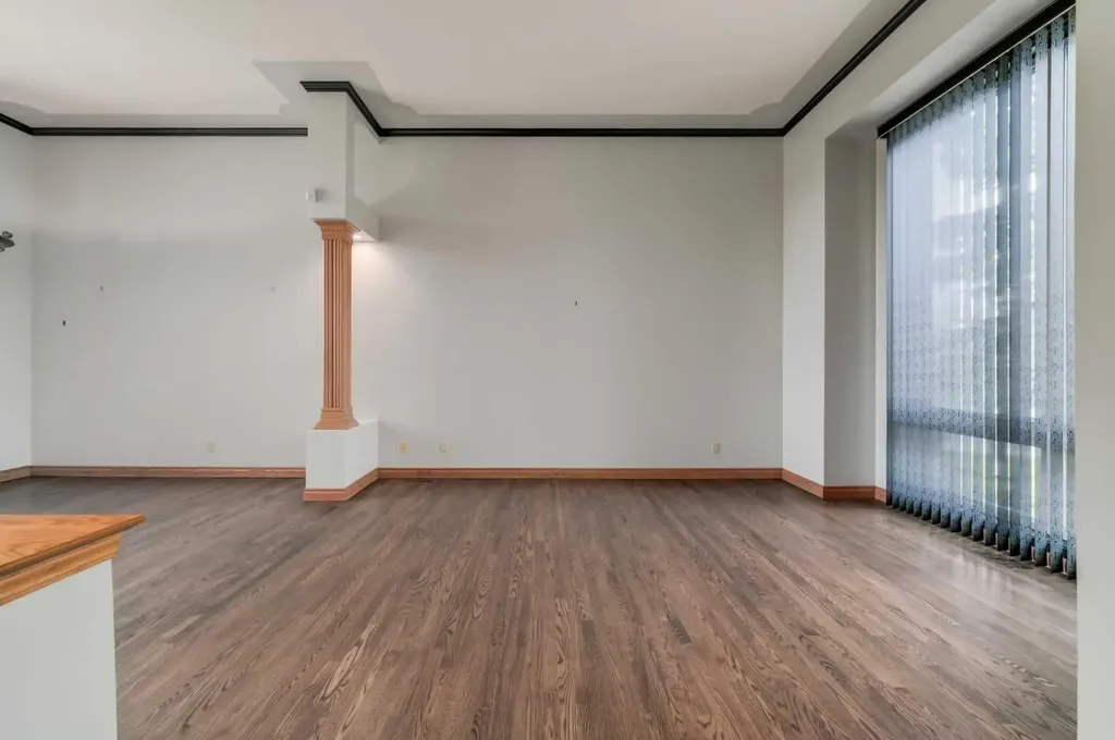 1504 Evergreen Hill SW Calgary AB T2Y 2V8