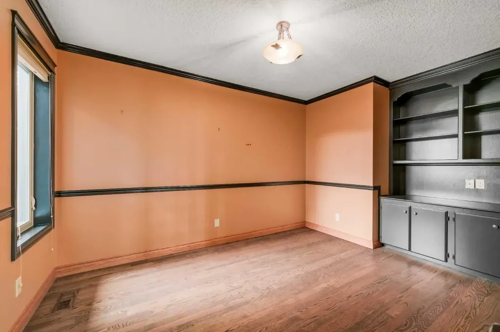 1504 Evergreen Hill SW Calgary AB T2Y 2V8