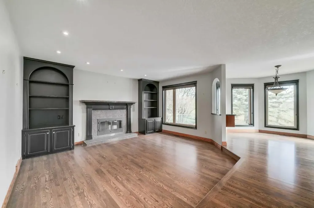 1504 Evergreen Hill SW Calgary AB T2Y 2V8