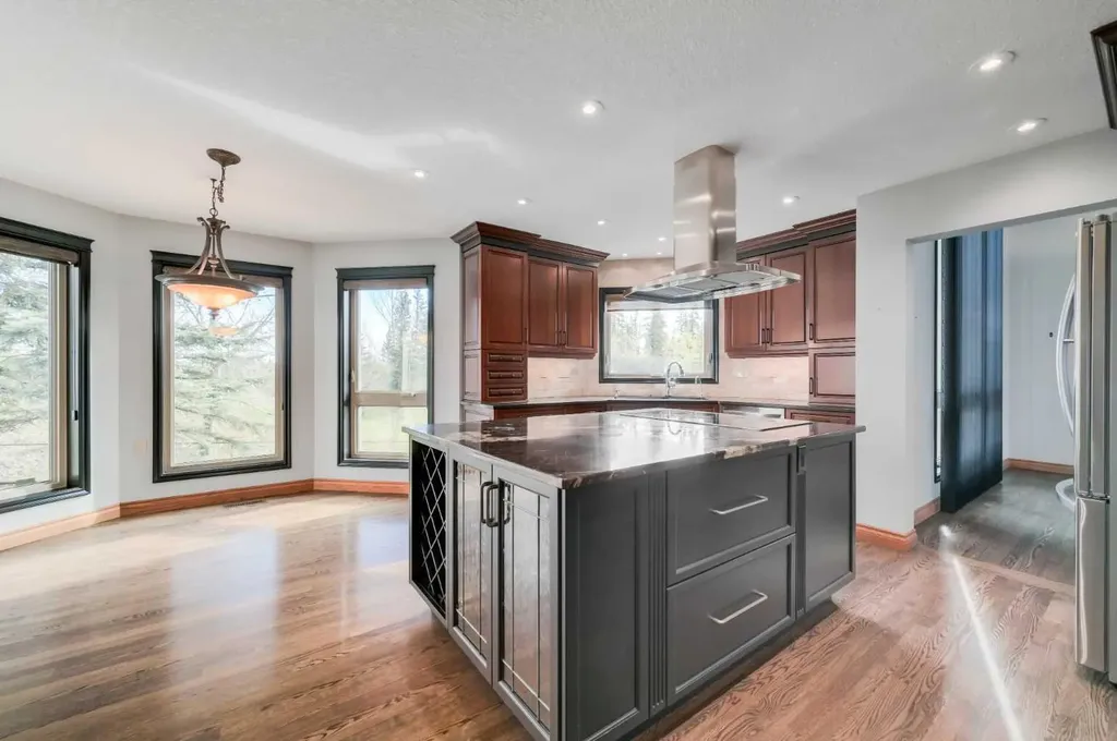 1504 Evergreen Hill SW Calgary AB T2Y 2V8