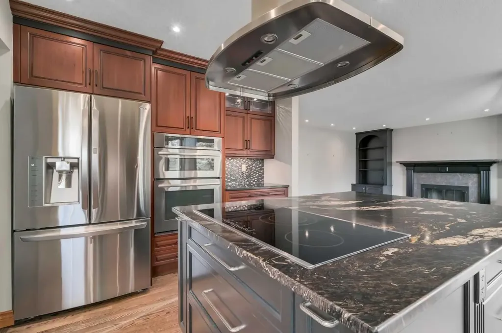 1504 Evergreen Hill SW Calgary AB T2Y 2V8