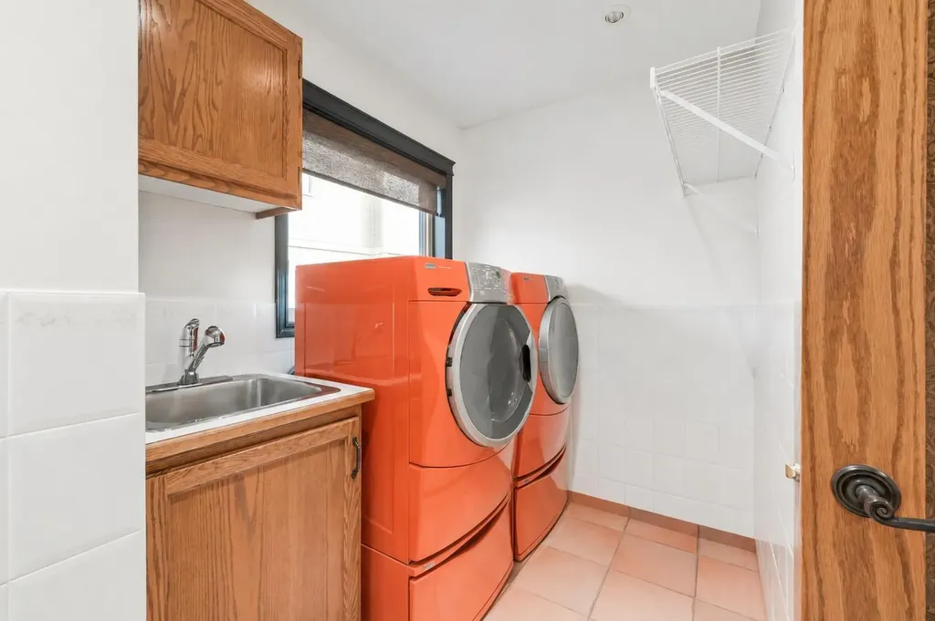 1504 Evergreen Hill SW Calgary AB T2Y 2V8