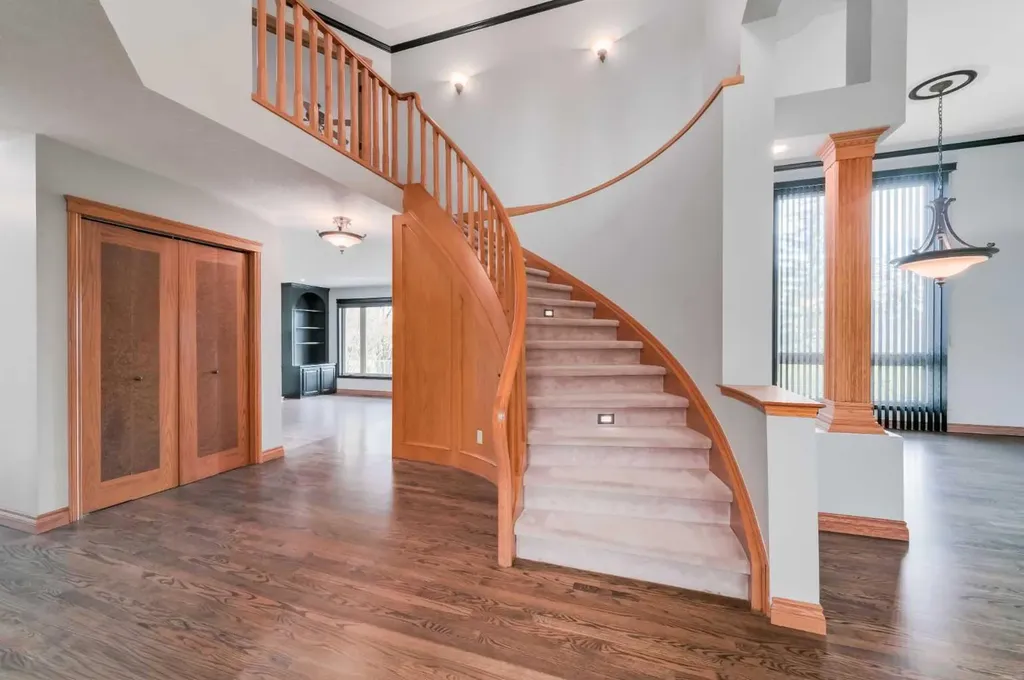 1504 Evergreen Hill SW Calgary AB T2Y 2V8