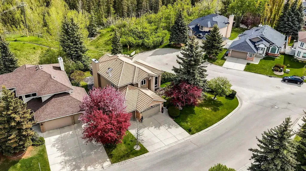 1504 Evergreen Hill SW Calgary AB T2Y 2V8